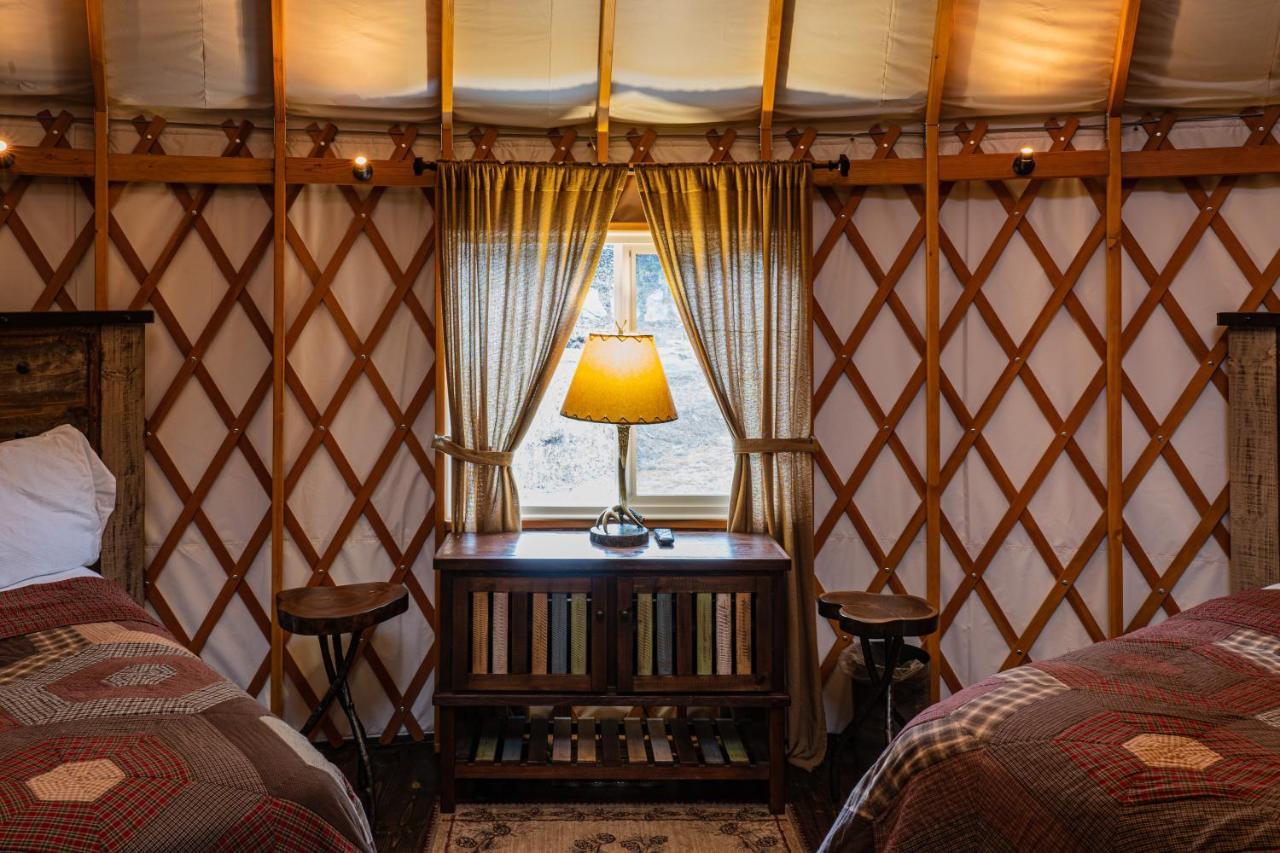 Вілла Tranquil Haven Luxy Yurt - Creekside Glamping With Private Hot Tub Topton Екстер'єр фото